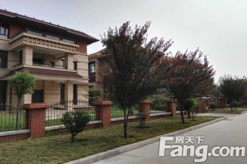 中德福鹏花园别墅2室1厅1卫南北朝向1550.00元/月出租