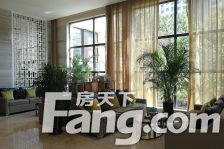 海博长安府顶楼复式,带车位,露台多。房东诚心出售