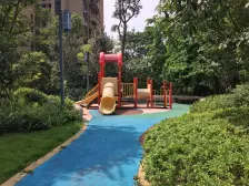 照母山带车位精装大三房,业主诚心出售。。。