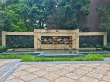 照母山 香港置地约克郡上林四房320万