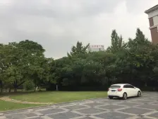 精装修的别墅,院子扩的特 别大,有需要的实地来看