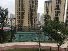 照母山世茂洋房一楼端户 花园120平带2层地下室