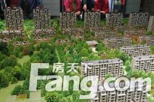 劳动公园南北142米三居室双卫电梯毛坯房随意装修