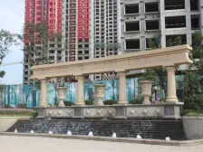 此房产权证已经在手,房子纯毛坯 可随意装修 带车位