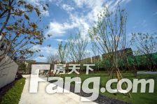 此房格局好,精装四房,三房朝南,楼层好,采光无遮挡