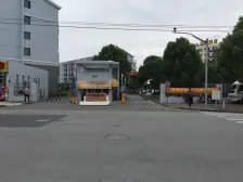 临港新片区 近宝龙万达 楼梯中间楼层 两房诚意出售