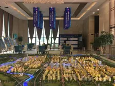 自住精装修,户型方正,房子公摊小,楼下就是铁口