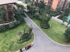 精装三房 公交站边 出行方便 欢迎您来看房谈价