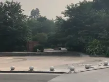 出行方便的小区 直接拎包入住 小三房精装修出售