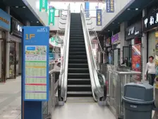 沃尔玛商圈,精装修两房,户型方正实用,交通便利