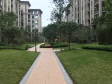 隆鑫爱琴海二期 中间楼层 业主诚心出售 看房提前联系