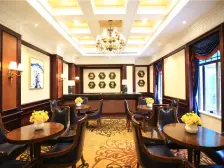 恒大下叠端户,单层面积大,带前后花园,地下室。