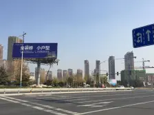 万科城 东打头 三室 此房满2 带大露台跟阁楼