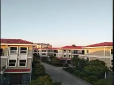 东郊华庭 4室2厅 东南 南