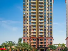 西站旁 毛坯三房出售 无欠款 看花园泳池