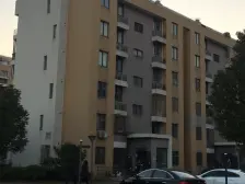 泥城镇南北通2室2厅带阁楼 清水毛坯装修自由发挥