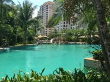 海港小镇,花园似小区,配套成熟,环境优美,精装修带温泉