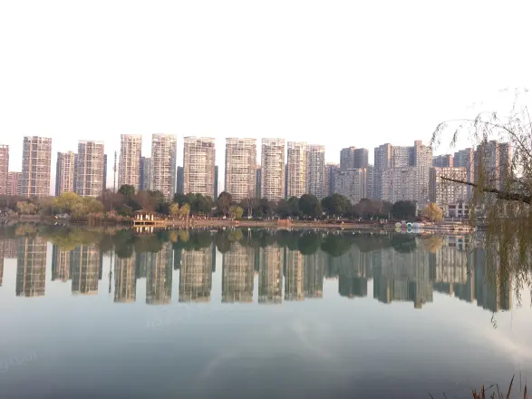 藏珑湖上国际花园