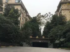 双轻轨旁,次新小区,四房洋房,朝中庭