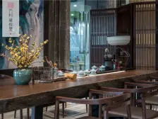 房子是通透户型,顶楼采光好,光照时间充足。