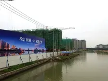 紧邻别墅位置,视野是一览众山小,楼栋中心