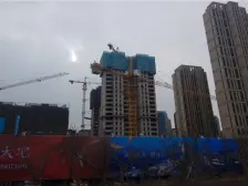 洋房清水一楼带花园 跃层 带车位 可三层采光好近地铁