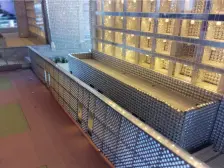 人民路上的精装修一室户型,全天采光的南向,落地窗