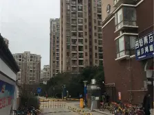 标准三府,房东诚心出售。