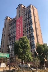 次新小区,好楼层,三室两厅,毛坯价,房东诚售