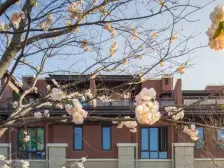 湖畔樾山,全新毛坯联排别墅,满两年,带三个车位,随时看房