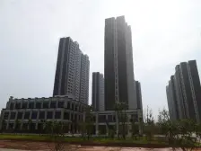 地铁口精装三房,拎包入住,业主诚心卖,看中可谈