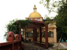 户型方正,采光好通风好,住家装修,家具家电齐全