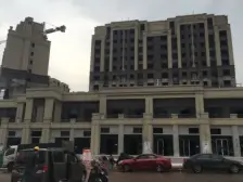 中铁品质洋房,户型方正,前后花园带地下室,商圈旁