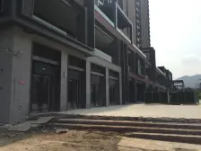 正规四房户型,前排正看江!安静 视野开阔,诚心出售