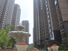 主卧朝南,近地铁,装修齐全,随时看房,现代风格