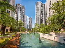 业主一手买进,不靠马路,看中间草坪,小高层高区