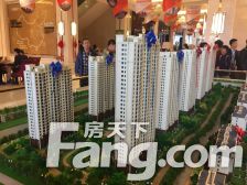 松北区红星威尼斯小区出行方便三室南北通透