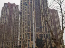 上下两层的复式 精装修 保持很好