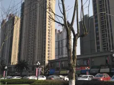 恒大翡翠华庭精装三房两卫,中下楼层,居家自住装修