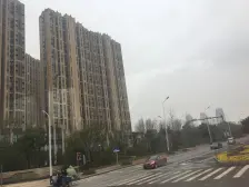 容州港九城,居住舒适 位置好 房东诚心出售