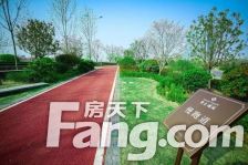 沂河新区 奥正诚园 顶楼复式 东边户 带两个车位