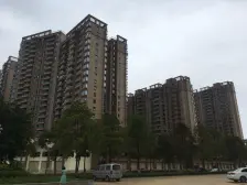 此房为双拼别墅,采光足,前后花园,小区配套设施齐全