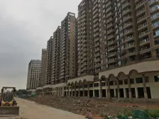 颐龙湾别墅 全新装修未入住过 已做好土建 位置安静