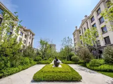 海韵华府,洋房精装修下跃,采光充足。