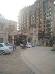 东方维也纳 好楼层 精装修 房本2年外 可贷款