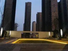 二地块位置好,联排东端,出入方便