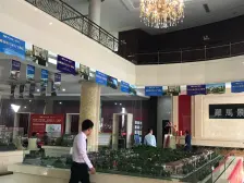 前后带花园别墅,万科物业,交通便利