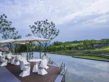 小区品质高,居住人群素质高!绿化科学!