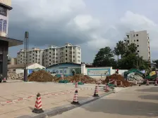 此房源属于大型小区,大花园绿化好,楼距大,静中带旺