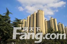 三室两卫,精装修未住,带家具,好楼层,视野好可观湖